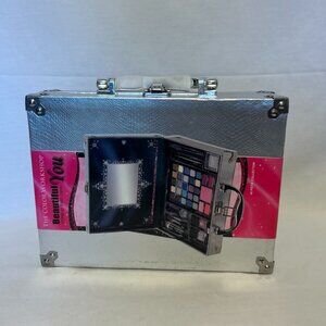 NIB! The Color Workshop New Horizons 40 Piece Makeup Collection.